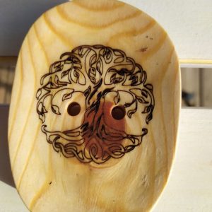 Jabonera de madera con grabado árbol de la vida